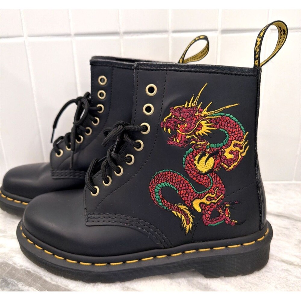 Dr. Martens Womens Sz 6 Mens Sz 5 Embroidered Dragons Emo Streetwear Grunge 1460